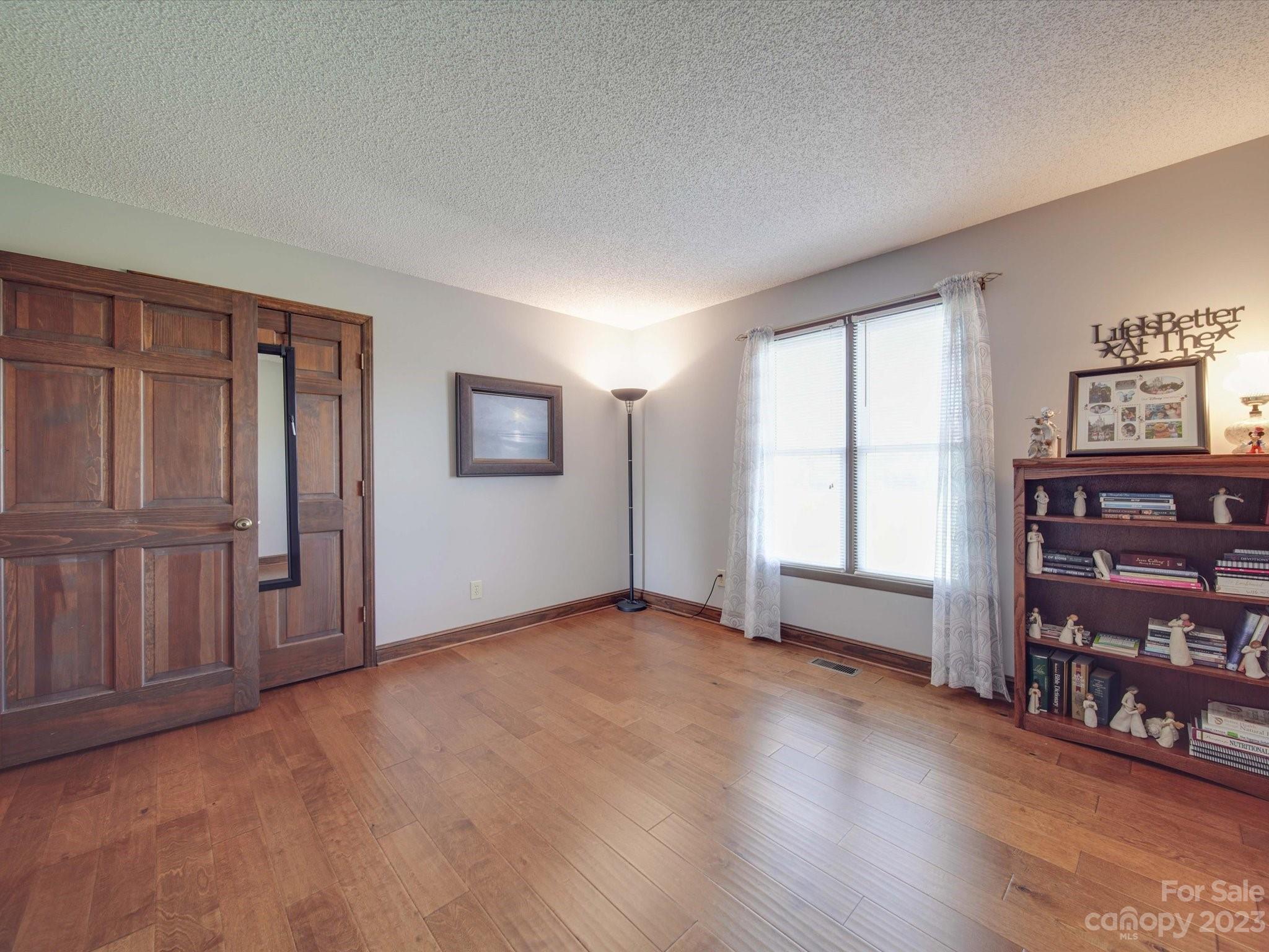 113 Hunters Creek Drive