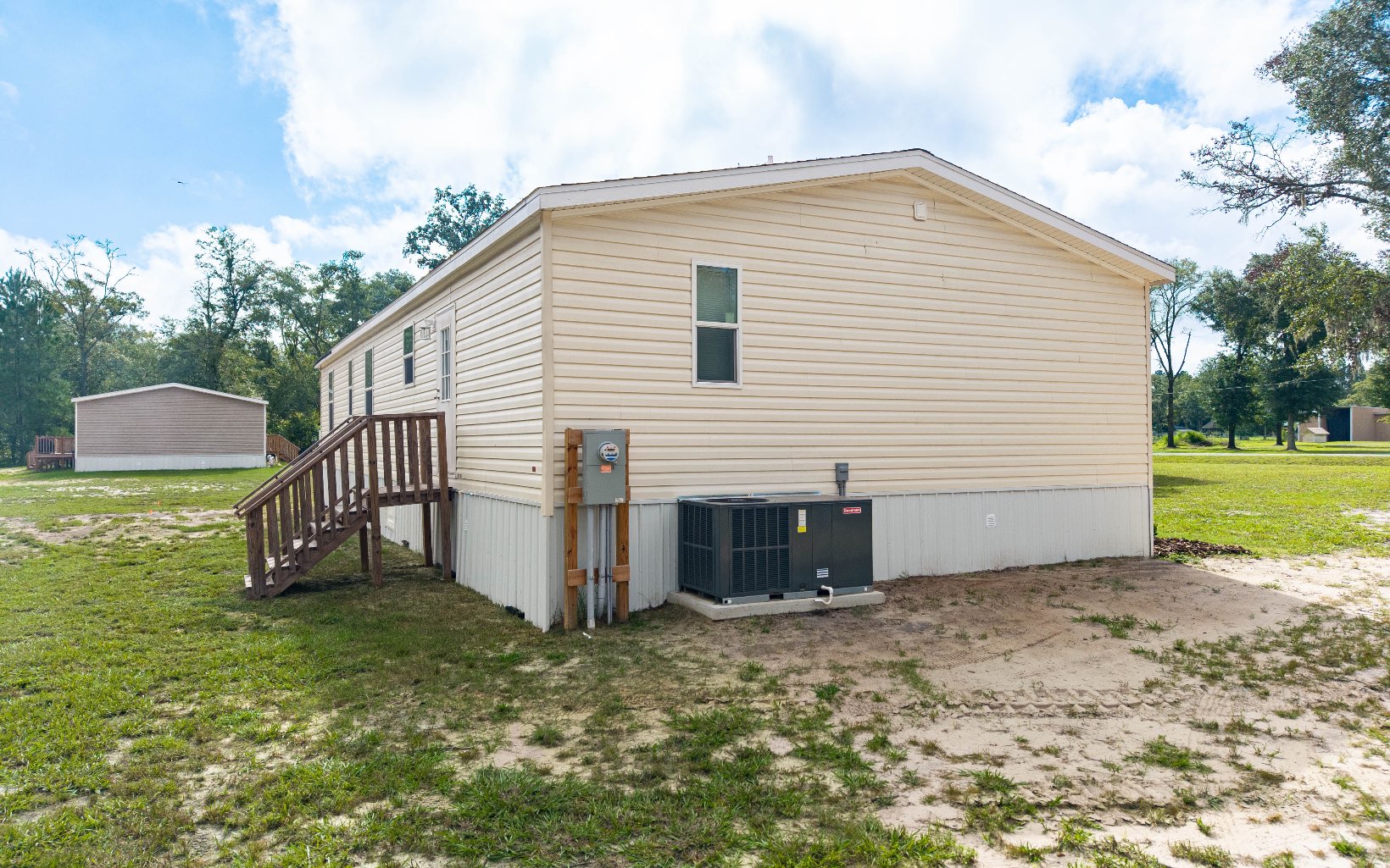 305 NW Ivy Gln