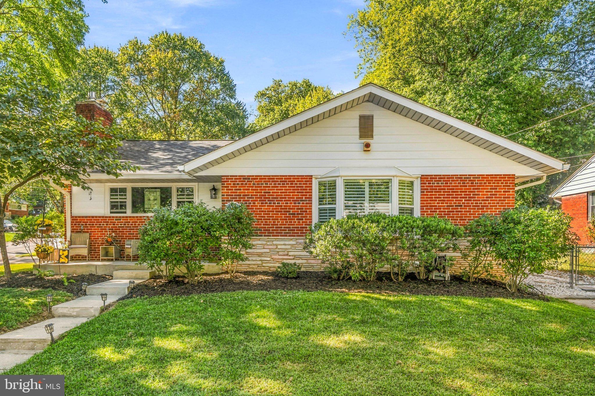 1600 Flora Lane