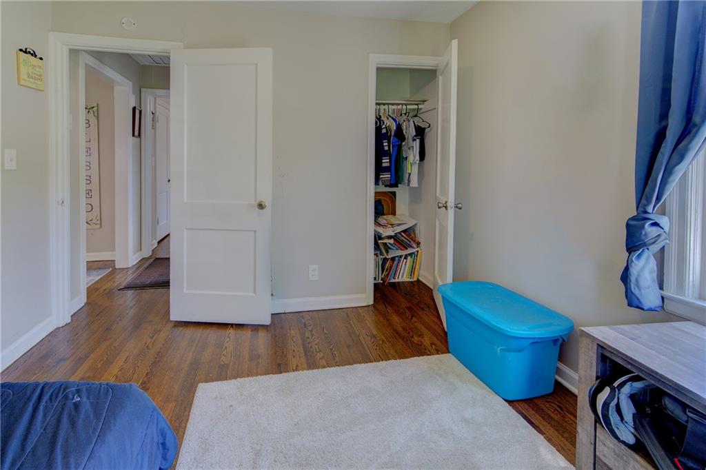 5519 NW Meadowvale Drive