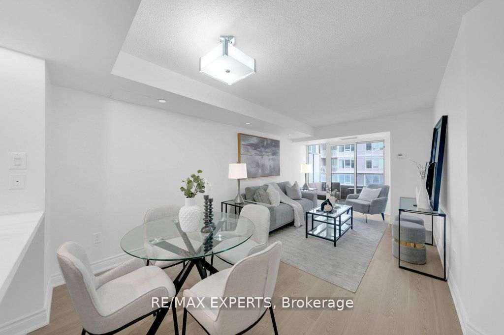 65 E Liberty St 818