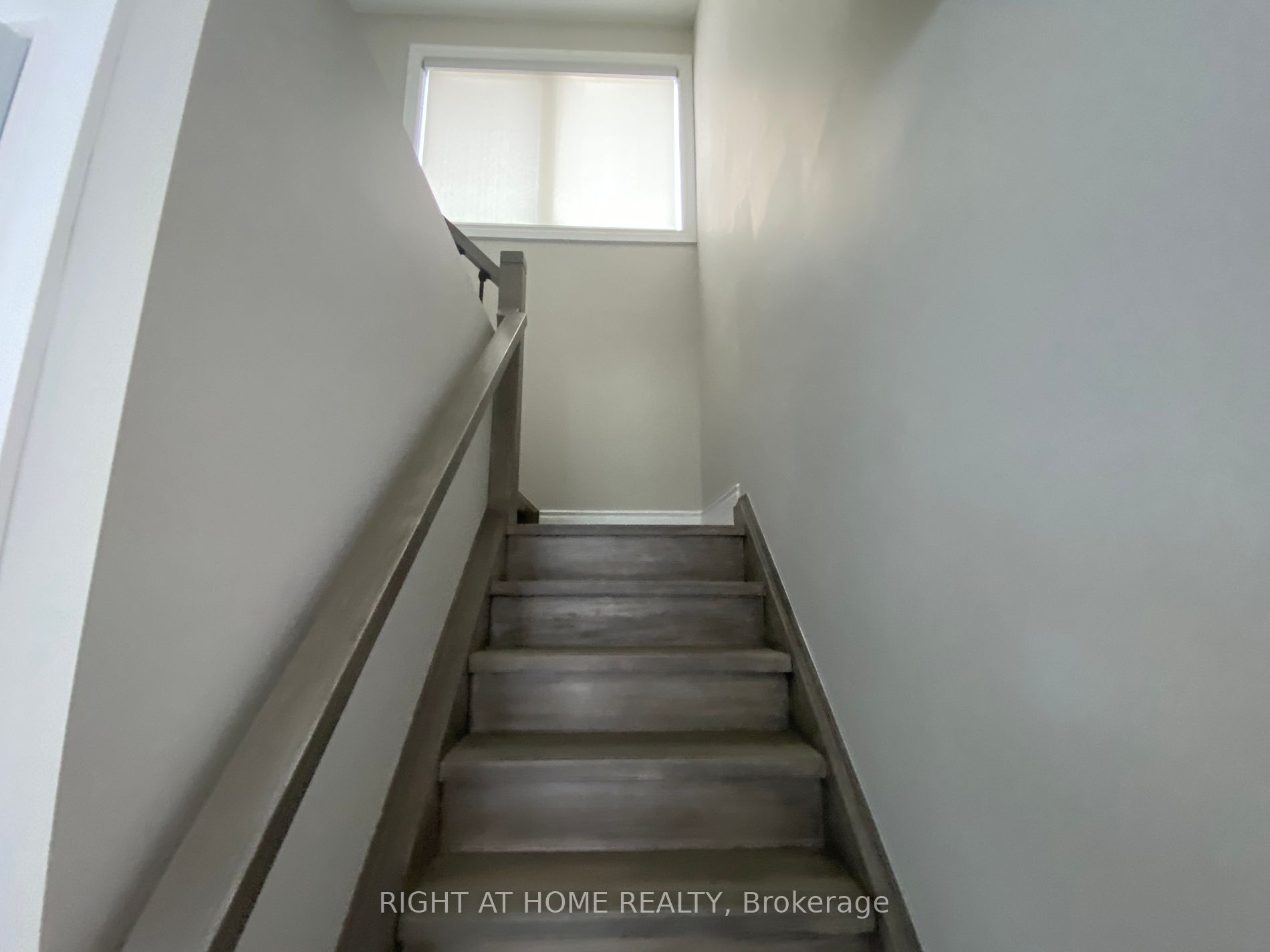 9 Snowood Crt Main