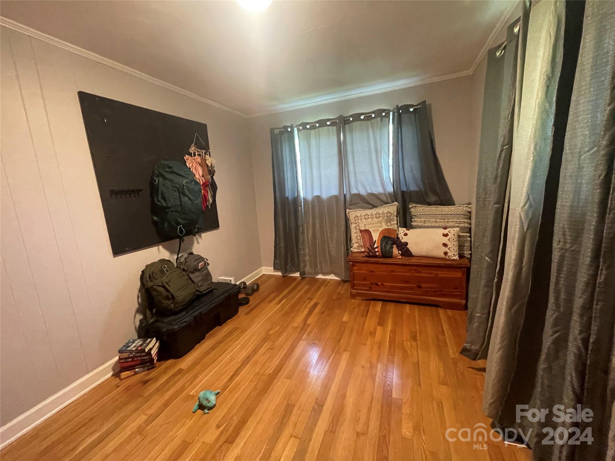 2579 Andrews Circle