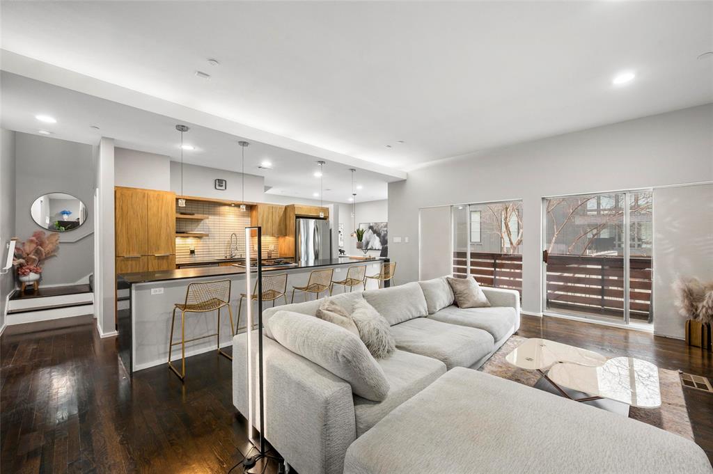 5205 Capitol Avenue 9