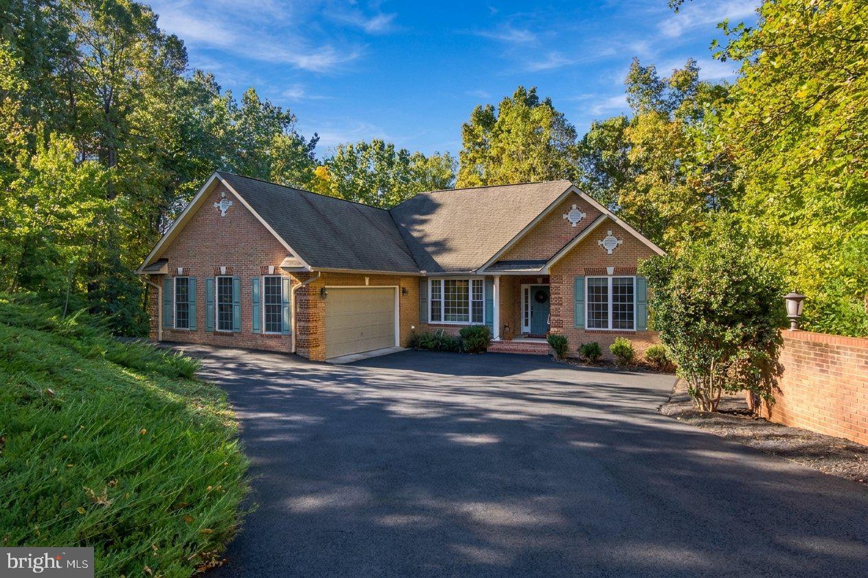 110 Hunt Lane