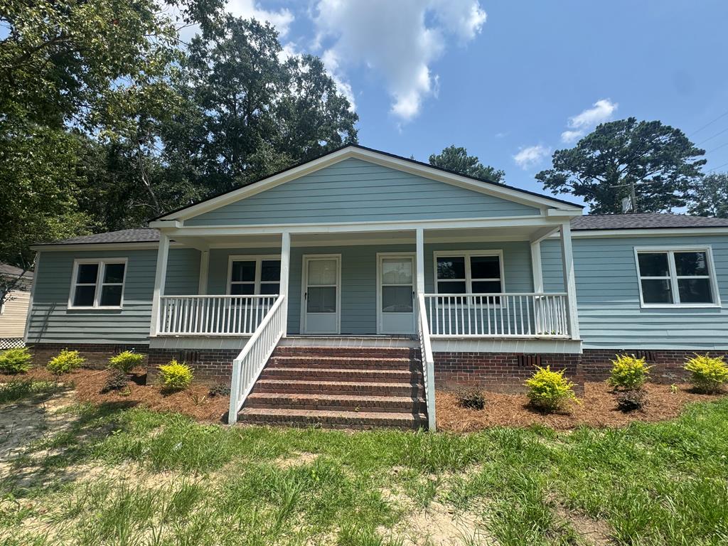 Exceptional opportunity alert! This duplex offers the perfect blend of immediate income potential and long-term value. Whether you're an investor looking to expand your portfolio or a buyer hoping to live in one unit while renting the other, this property delivers flexibility, affordability, and steady cash flow. With two well-designed units and solid rental demand in the area, this is a rare chance to secure a property that works for you from day one.