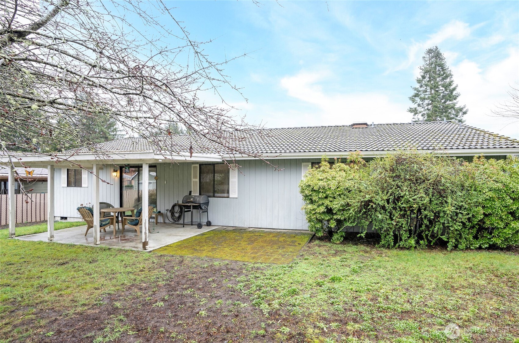 5933 Cotton Drive SE