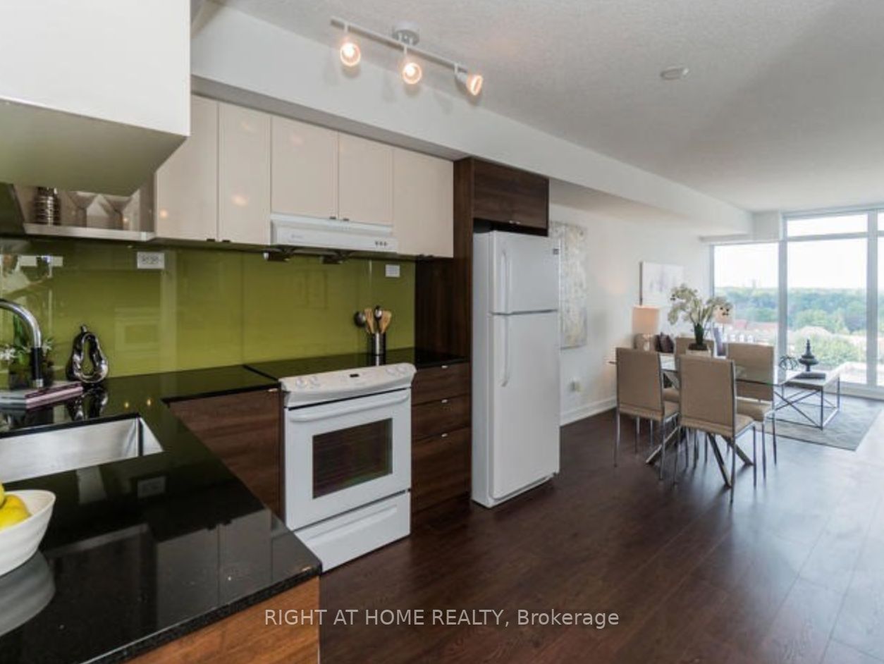 72 Esther Shiner Blvd 1009