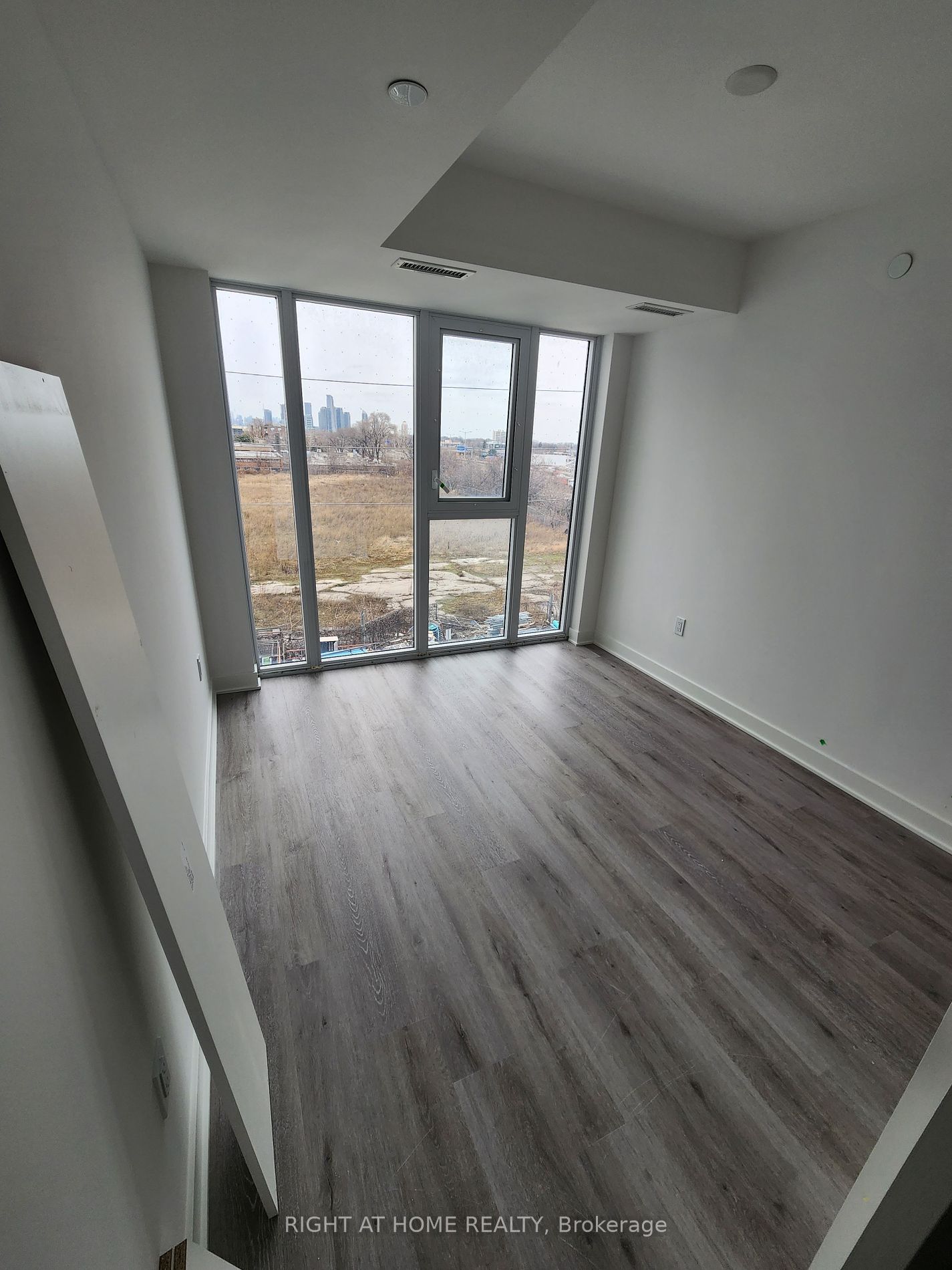 36 Zorra St 421