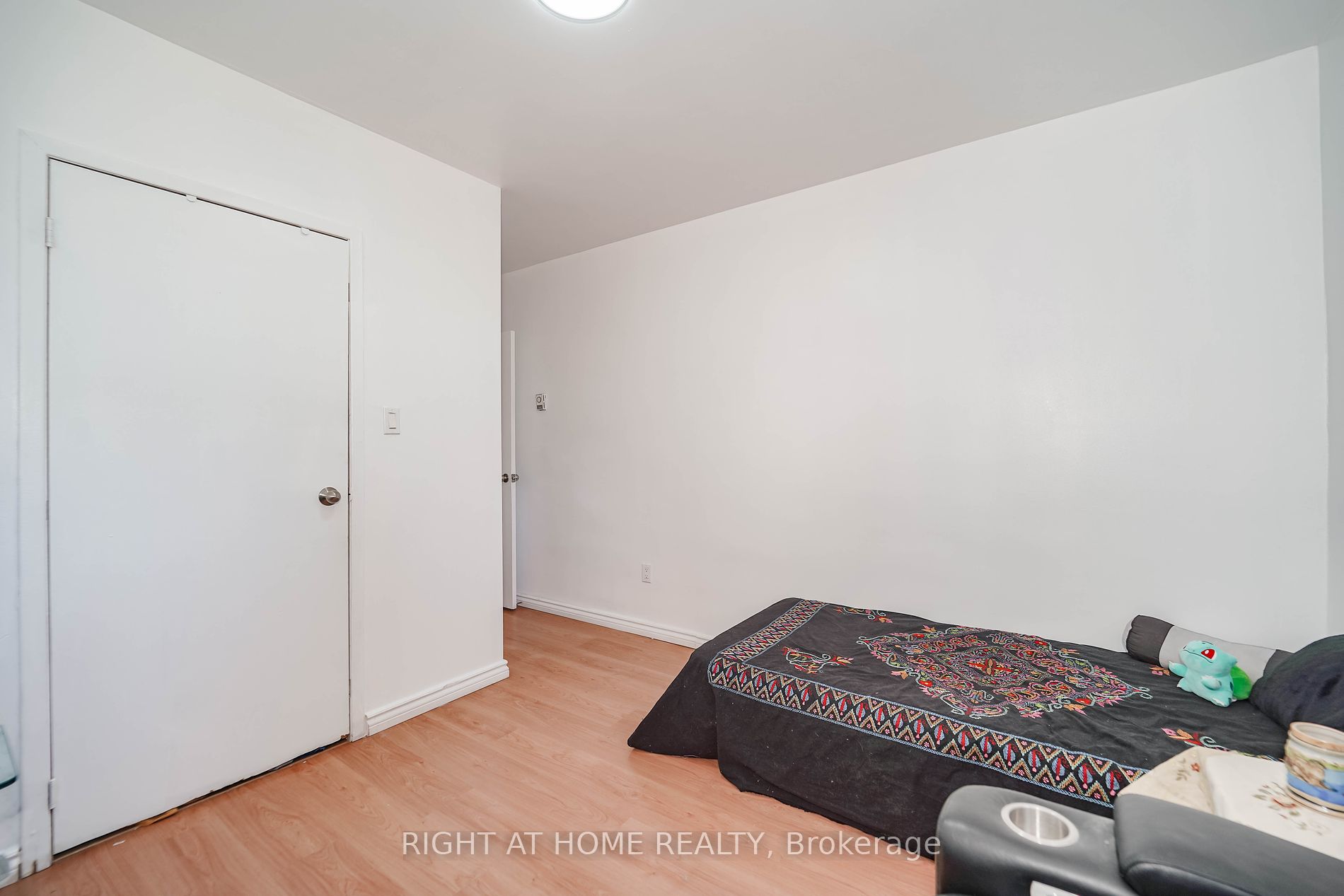 10 Crescent Town Rd 303