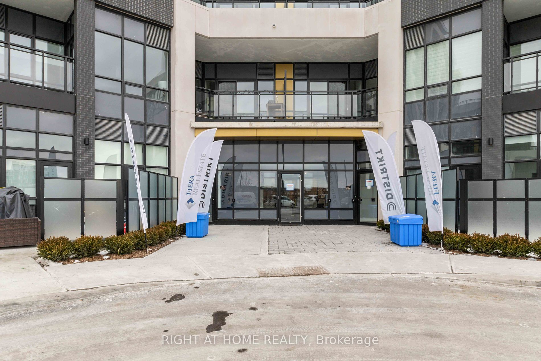 405 W Dundas St 532