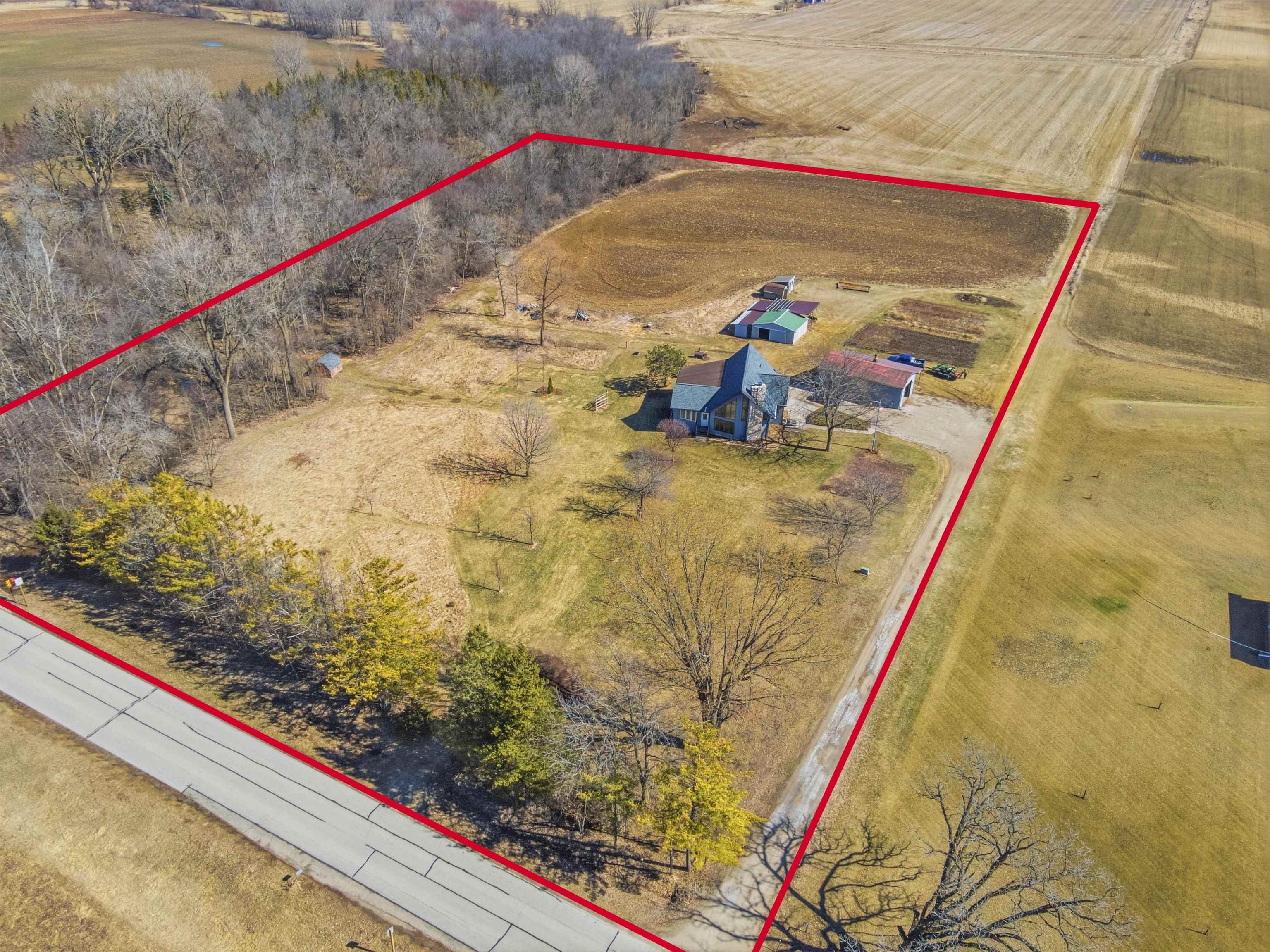 N4640 Lakeshore Drive