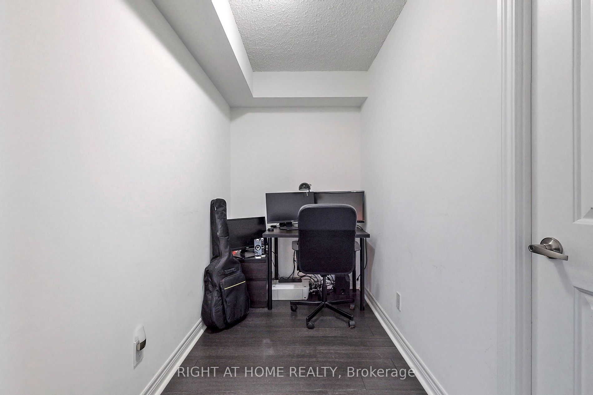 50 Town Centre Crt 1911