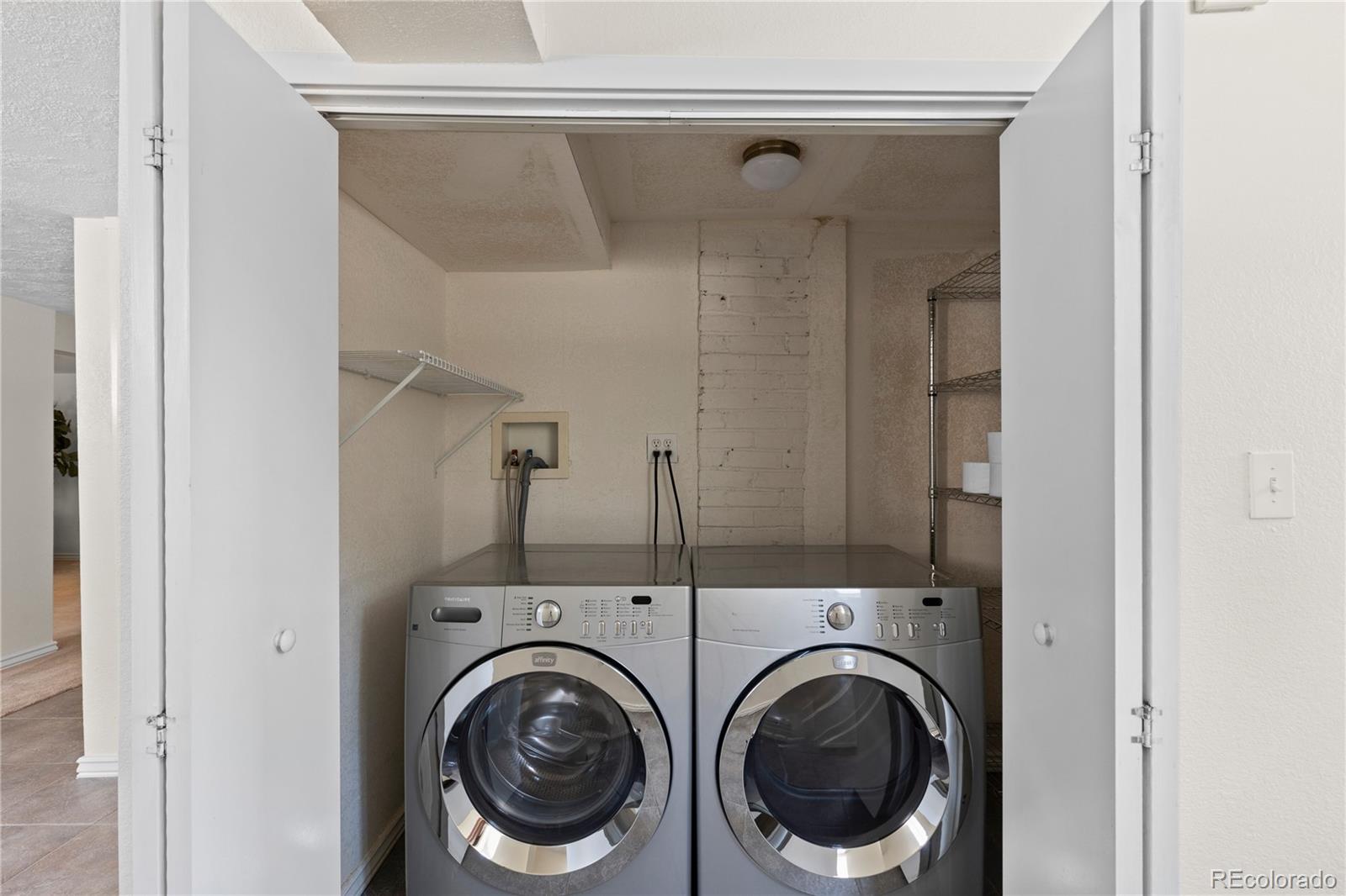 2042 S Humboldt Street