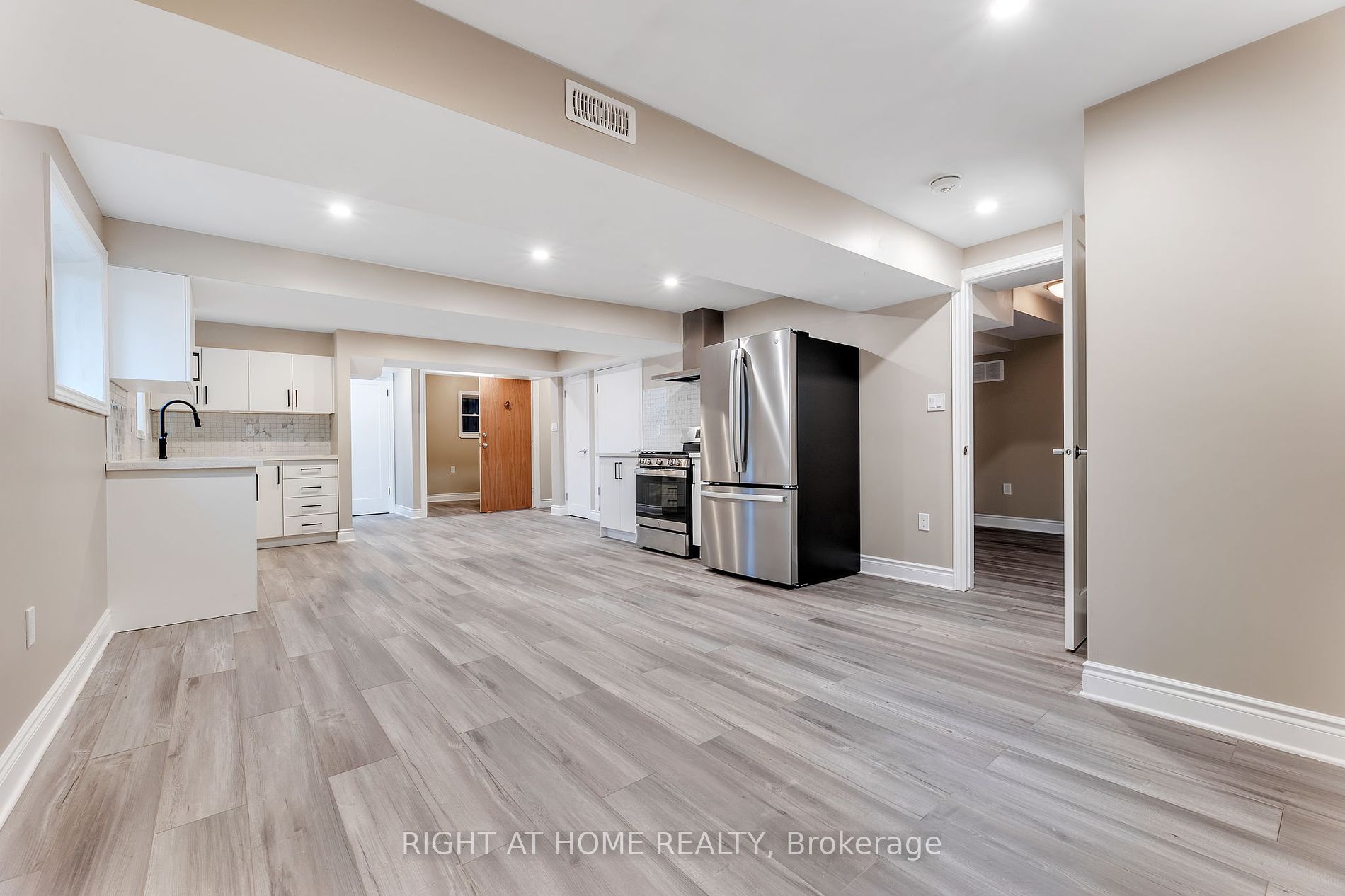 100 Cromwell Ave 4