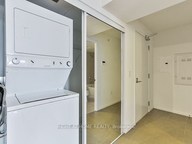 800 W Lawrence Avenue West Ave 1324