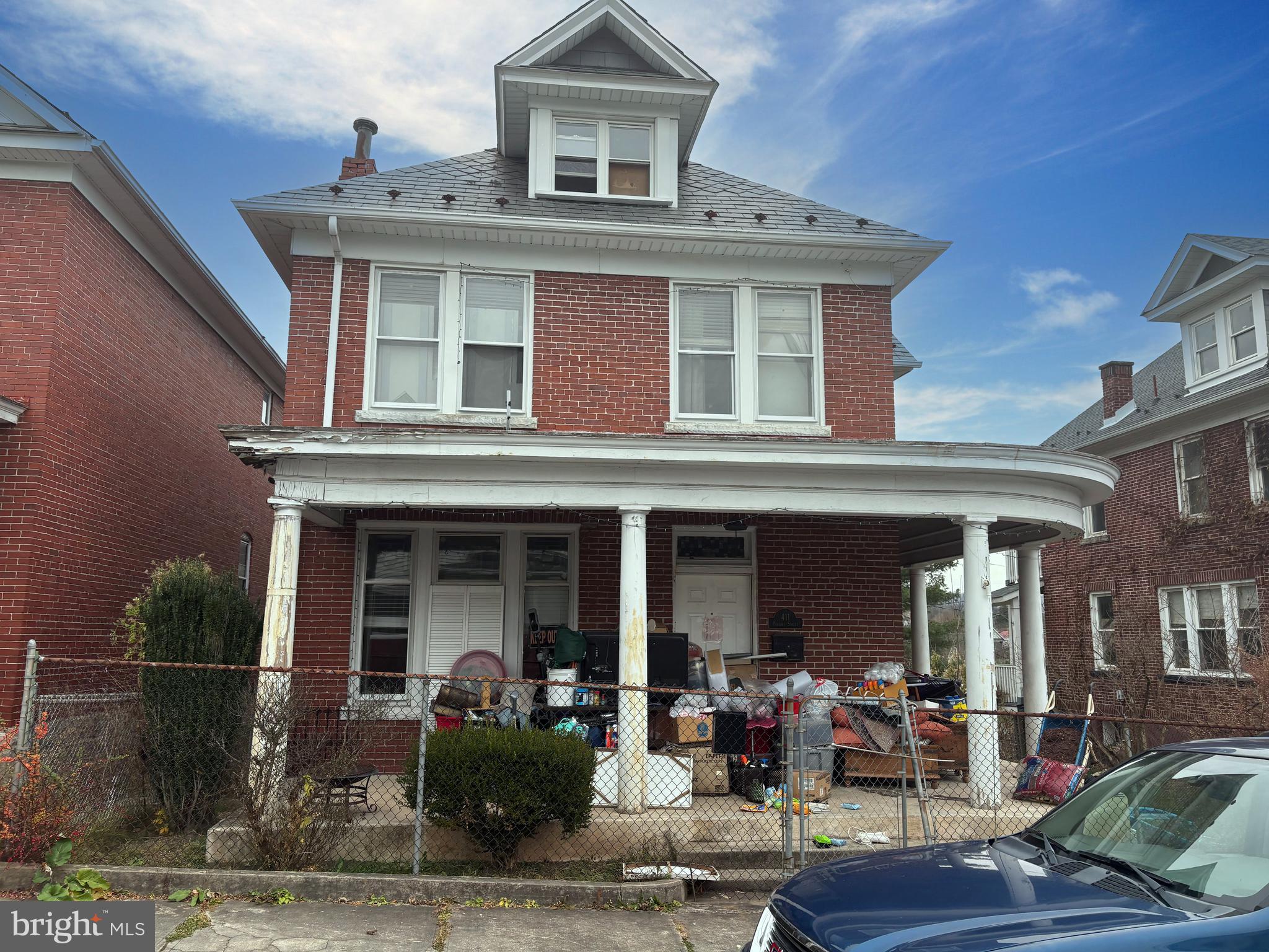 411 Pulaski St  