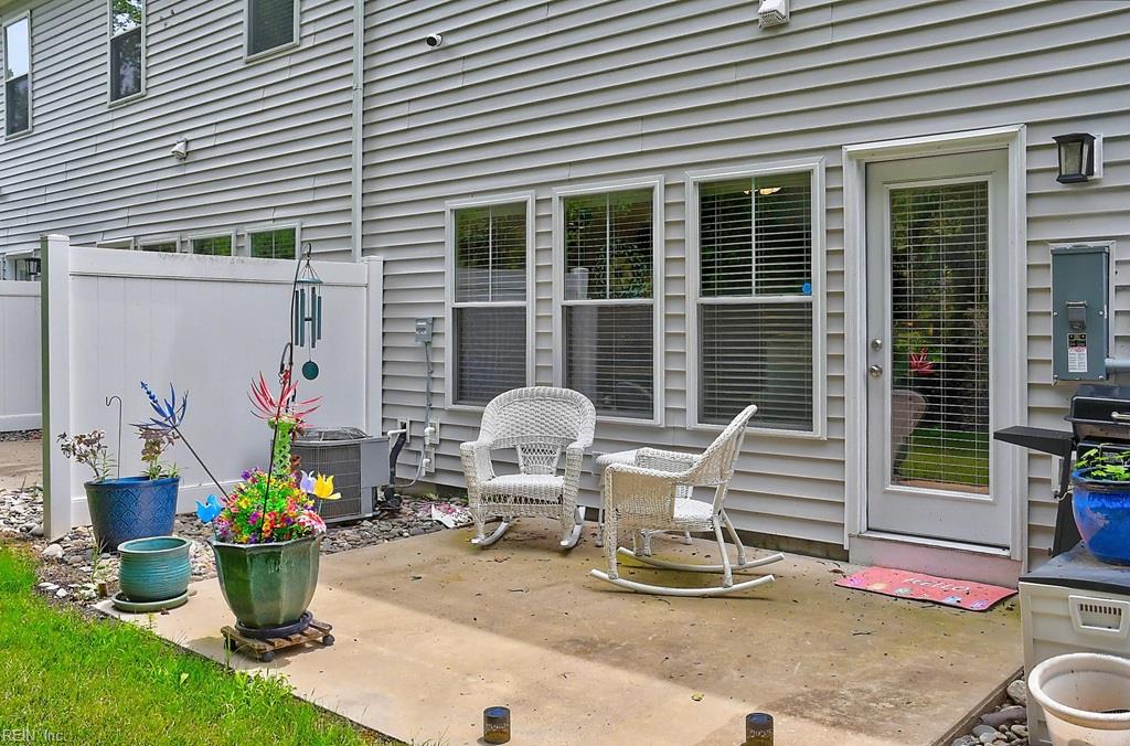 1002 Opal Street 103