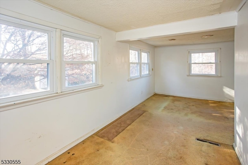 9 Hart St