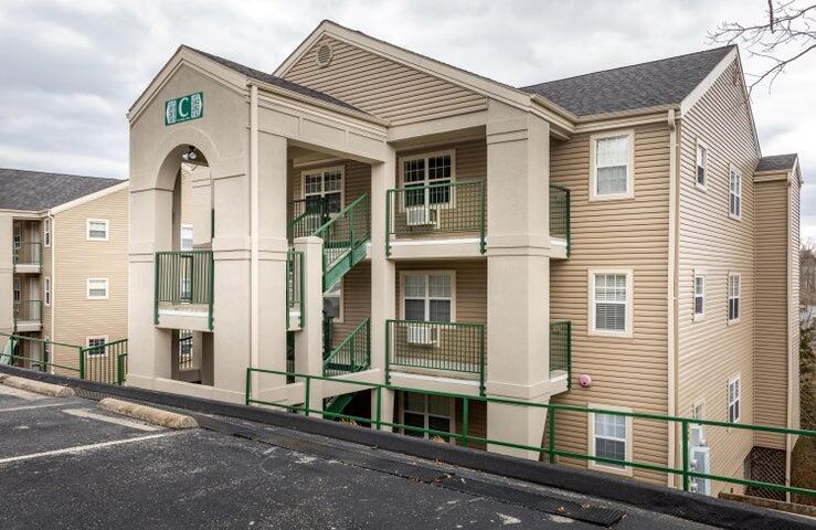 525 Valley View Road 301
