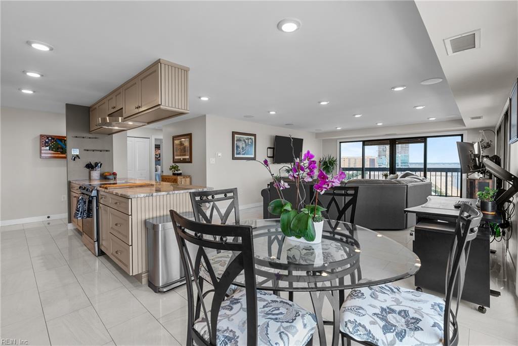 2830 Shore Drive 1103