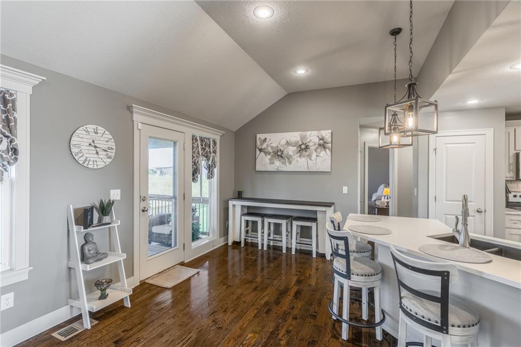 11301 N Bristol Avenue