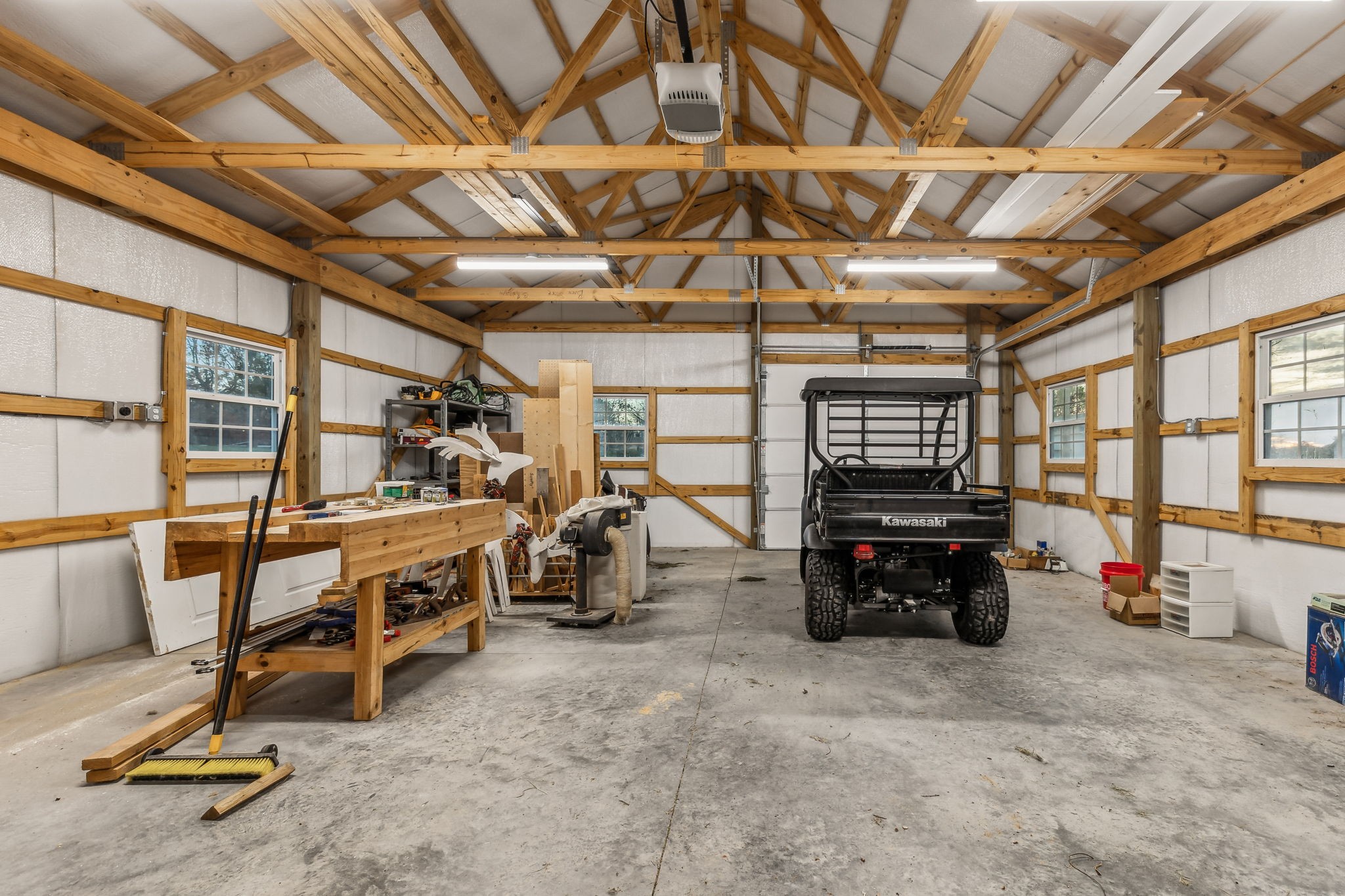 5881 Highway 31 W