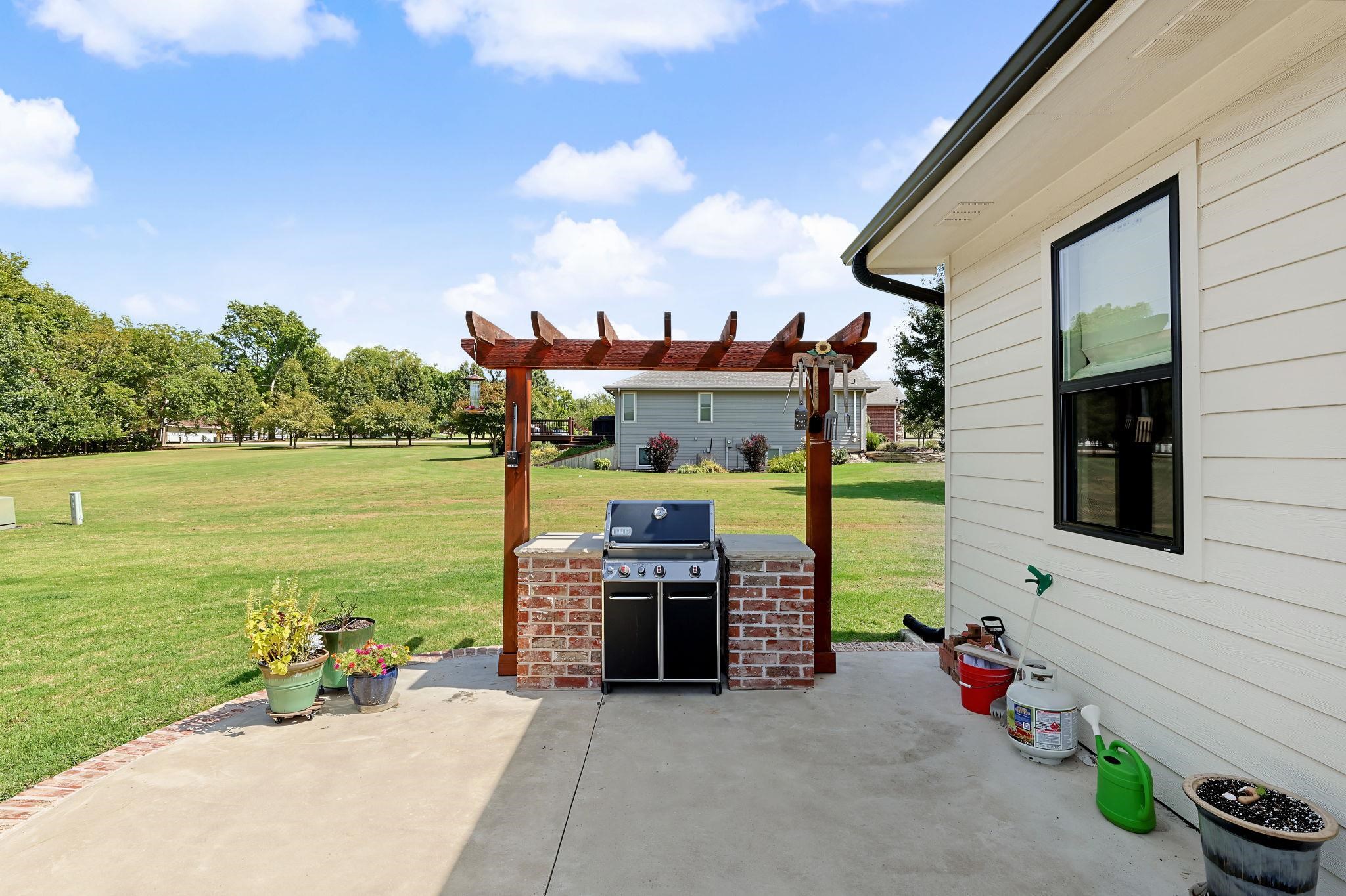 2116 Eastridge