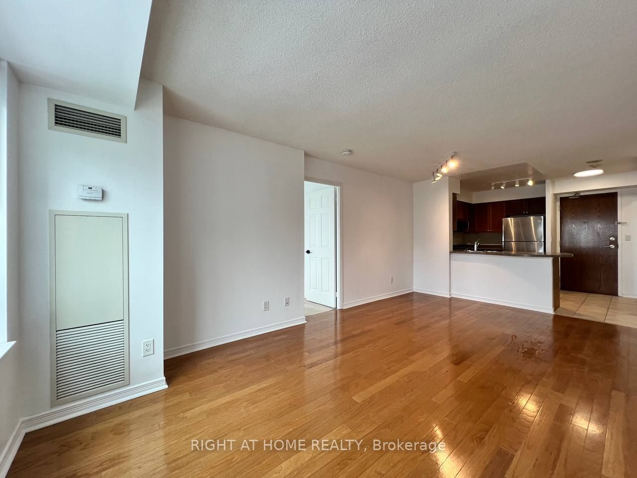 11 Oneida Cres 1202