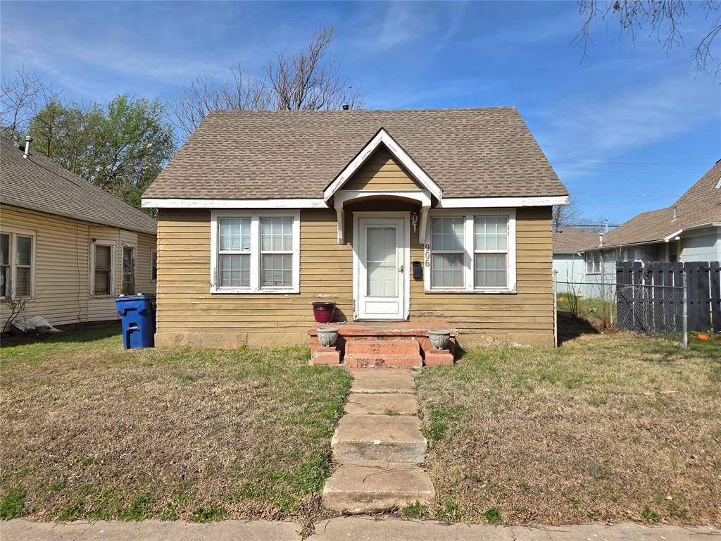 2 Bed, 1 Bath waiting for you, to come make it your own. Good size living & dining rooms. Kitchen w/the potential of a walk-in pantry/storage room. Property features inside utility room, detached garage w/alley parking & close is in proximity to schools, dining & shopping. Come check it out. Selling AS IS, will not go FHA/VA.