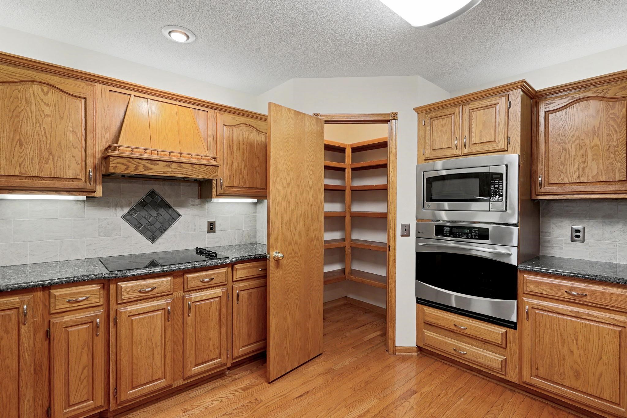 2318 N Cedar Downs Ln