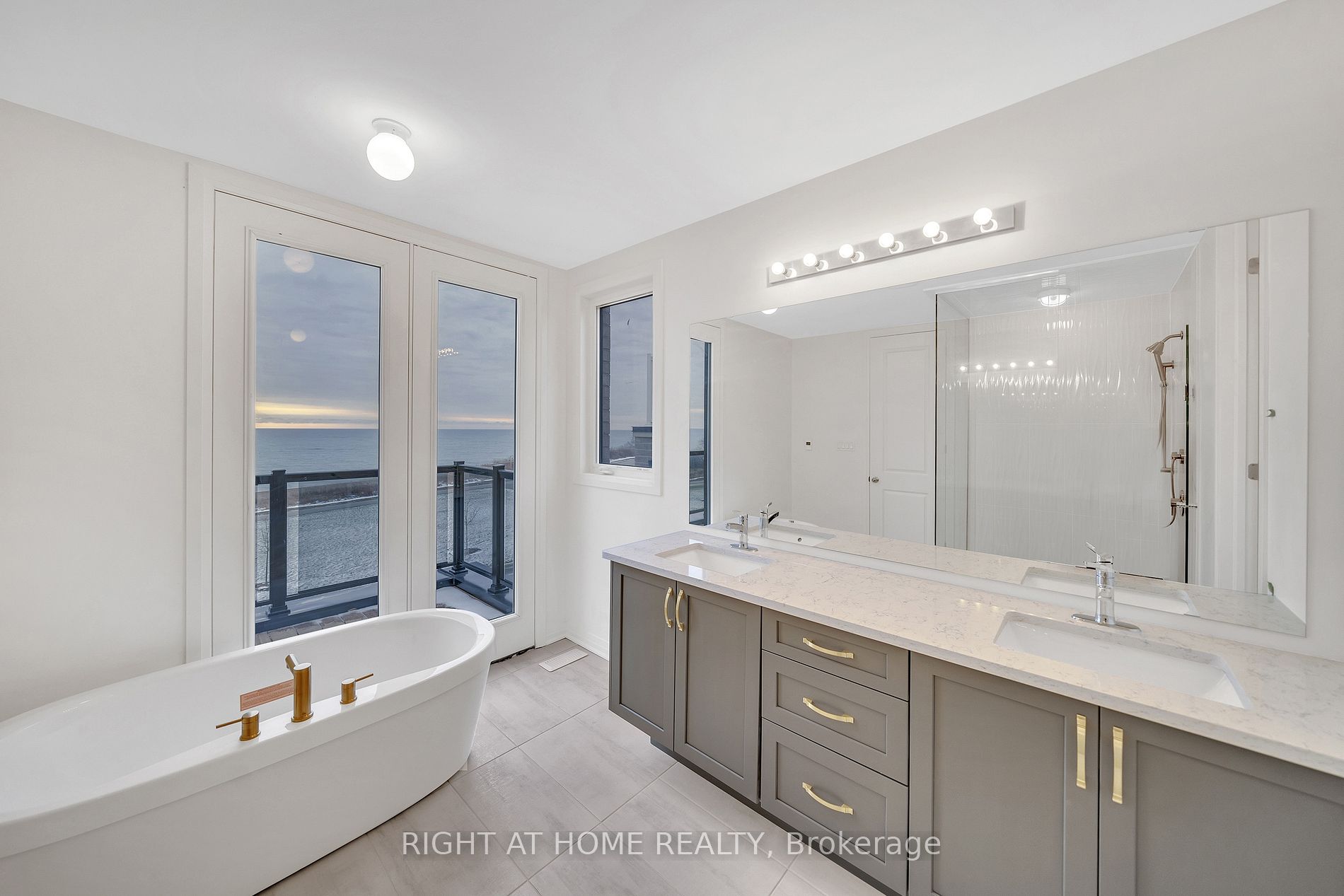 275 Port Darlington Rd