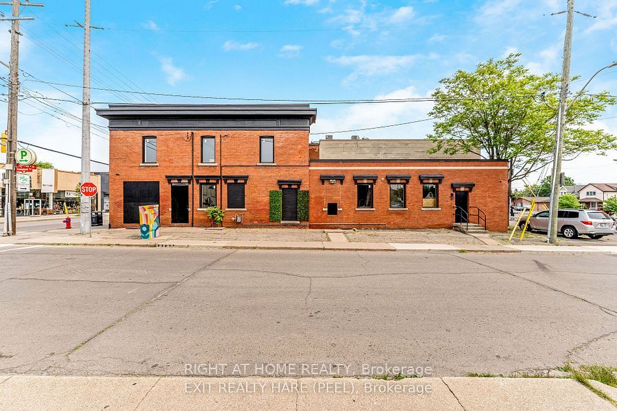 262 N Ottawa St Main