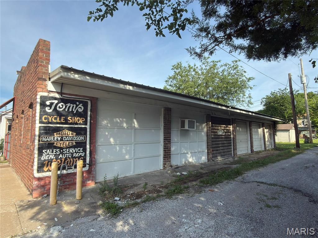 610 Warren Barrett Drive