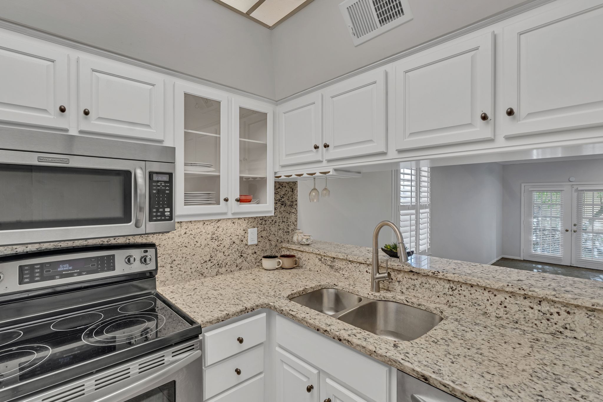 Move in ready condo, close to Vanderbilt, Sylvan Park,  Green Hills, McCabe golf course,  St Thomas and easily accessible to 440.  Stainless steel appliances, fireplace, granite countertops. Patio leads to green space.