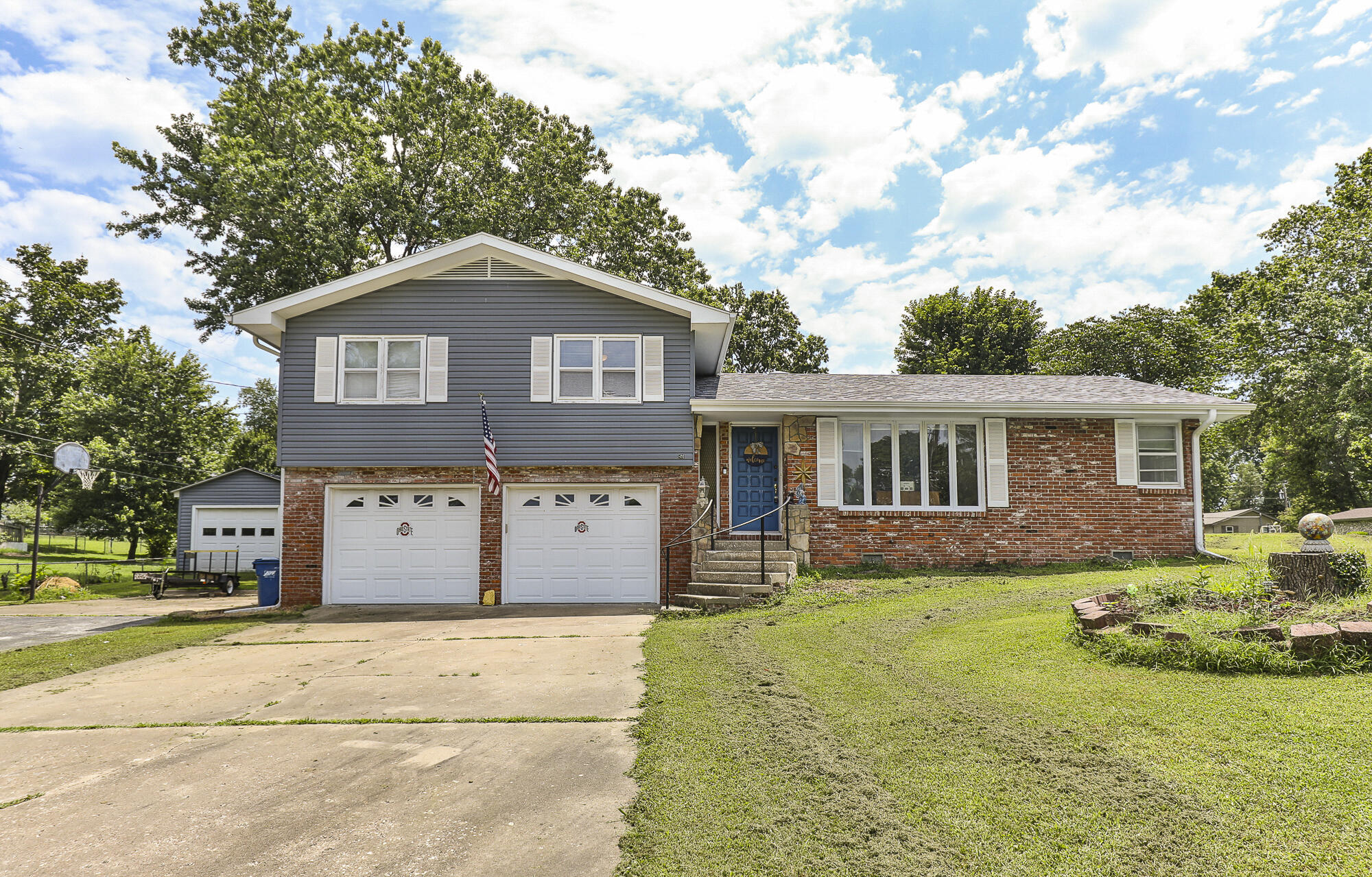 801 E Diane Street