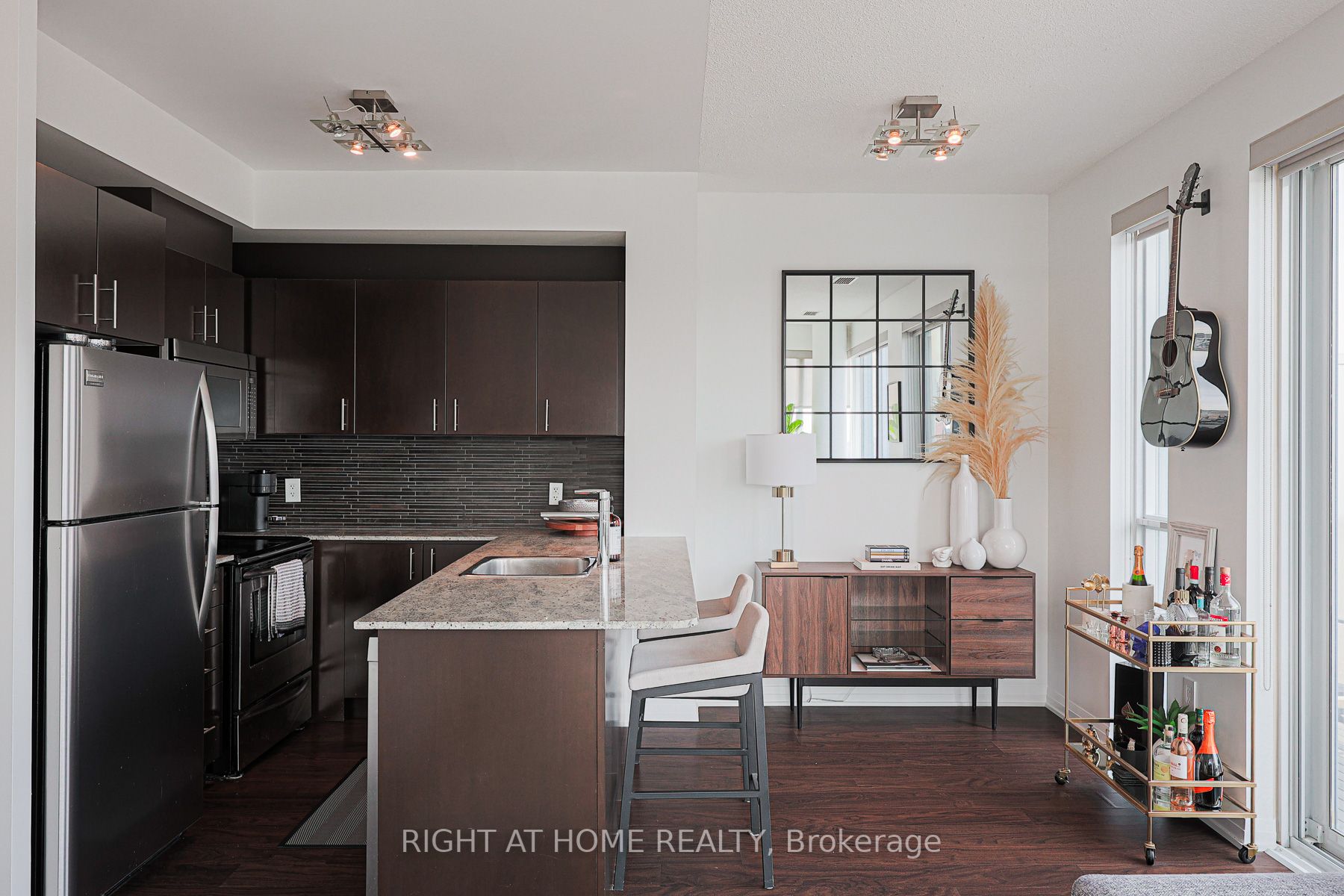 1 Cole St 907