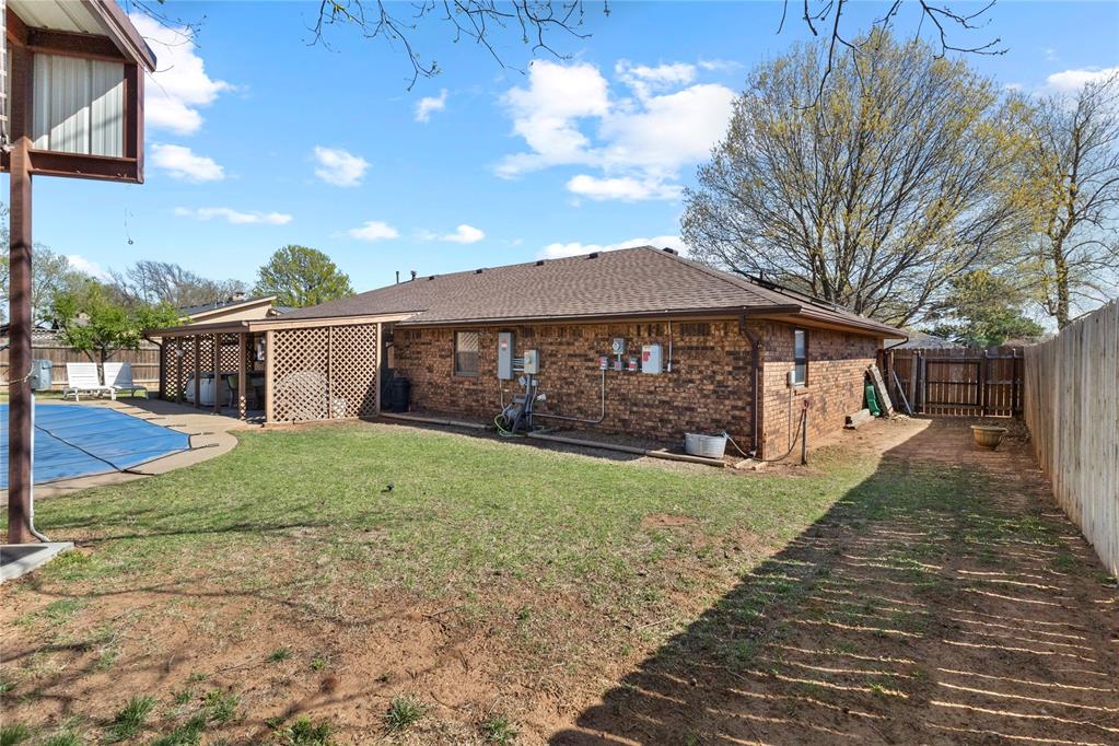 1421 E Quail