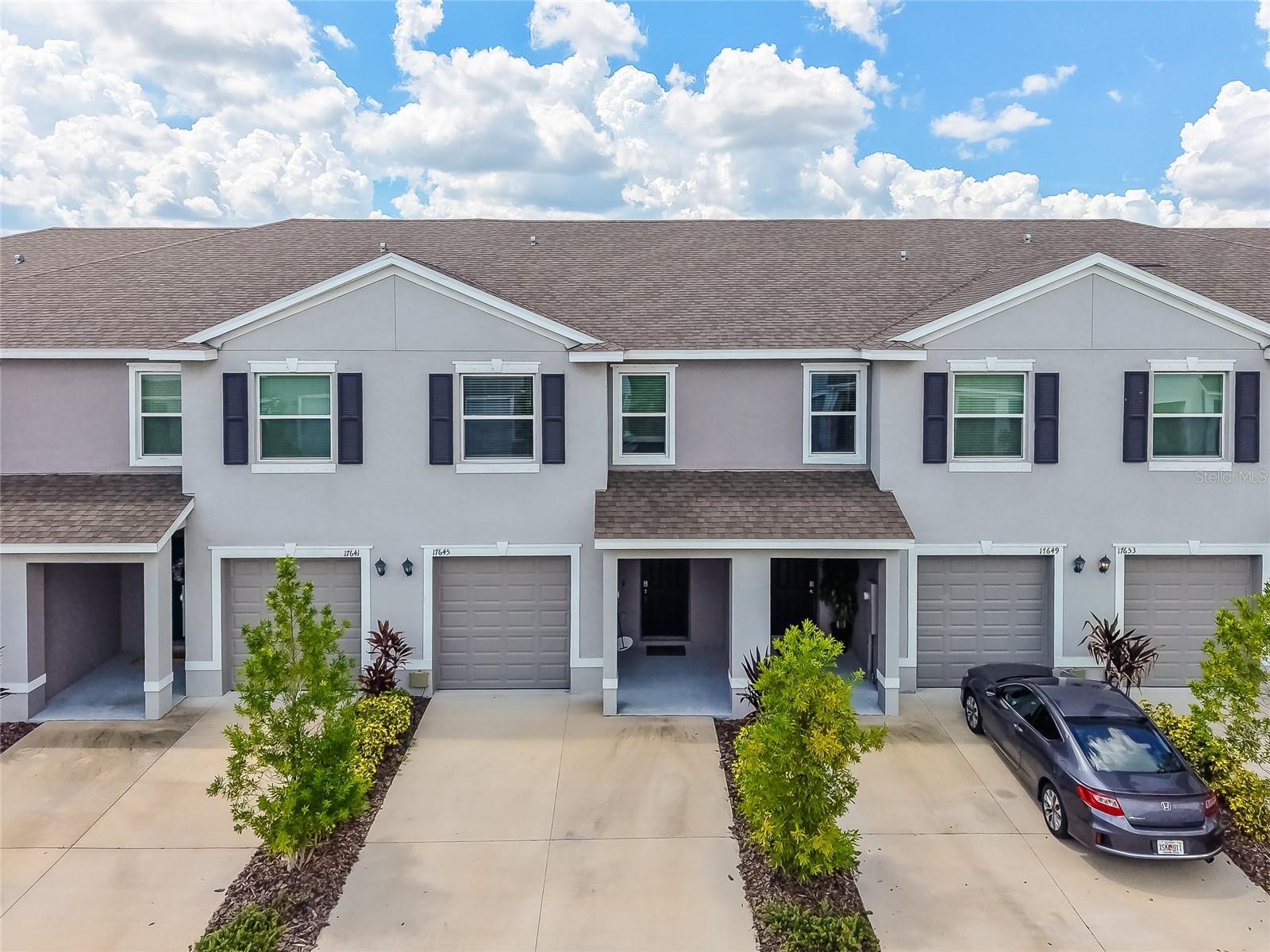 17645 Crescent Moon Loop