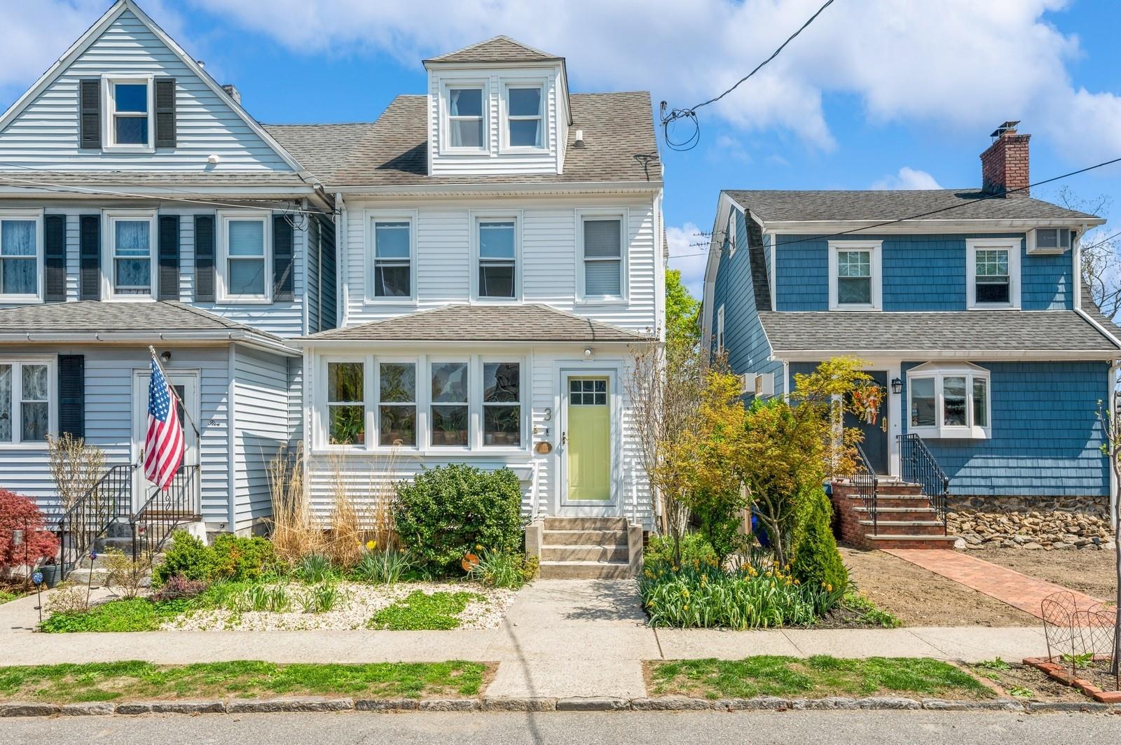 Great starter home! Charming Larchmont Colonial sits on a quiet circle, a short stroll from the LI Sound and the Pryor Manor Marsh & Preservation. The first floor is open and flooded with natural light and consists of an expansive formal living room with attractive architectural details, a dining room, a kitchen with a door to deck and garden, a bath. 3 bedrooms and a full bath on the second floor. The third floor boasts a great multifunctional space ideal for a home office, an entertainment/recreation area or an artist studio. Full unfinished basement with laundry, storage and utilities. The lush garden is lovely, filled with vibrant, fragrant flowers and bushes.
