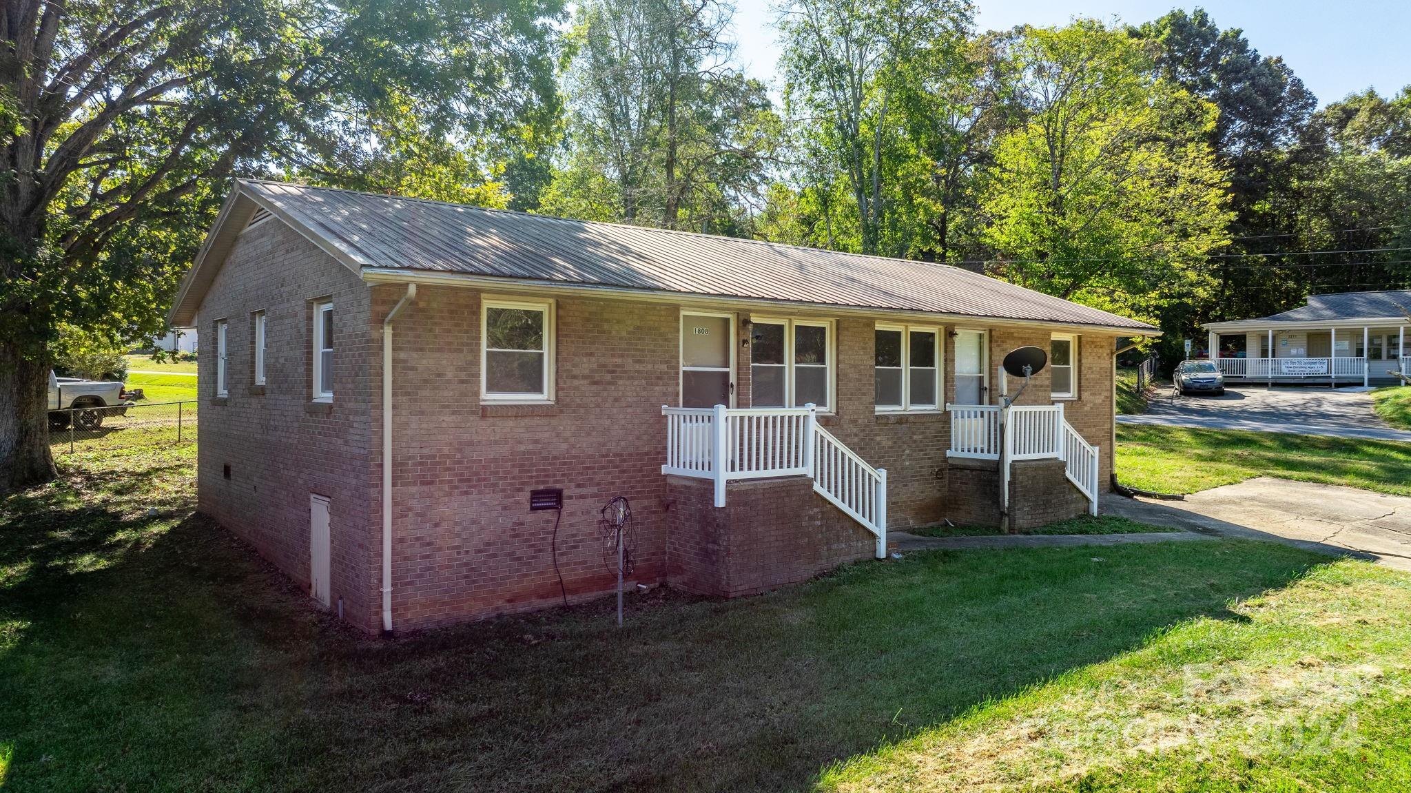 1806 & 1808 22nd Street NE