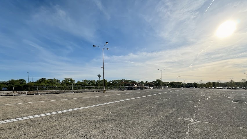 18.76 ACRE HIGH TRAFFIC COUNT REDEVELOPMENT LOCATION in WILL COUNTY... Stoplight Corner at I80 & Rt30 EXIT. Traffic Count 75,000.  A PRIME Highly Visible Highway LOCATION ...  New Lenox is one of the Hottest Communities in Illinois for Residential and Business Development / Expansion. Join others who have made the decision to move here. Gas, Water, Electric, Sanitary are at the site. This is a perfect location if HIGH HIGHWAY VISIBILITY is a requirement. ZONING is C3... MEDICAL CAMPUS, Mixed Use Location. Corporate Offices, Speciality Education / Training Facility and MORE. A SPONSORSHIP / BRAND BUILDING LOCATION:-)... Condo's, apartments, retail. QUICK CLOSE Possible for a 1031. Hundreds of homes are to be built and being built in New Lenox... businesses are moving here... Consider this location for your next or future project / investment.