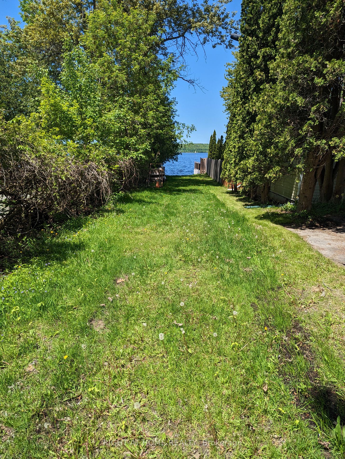 4 Lakeshore Rd