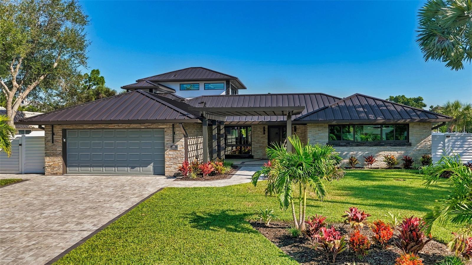 809 Idlewild Way, Sarasota, FL