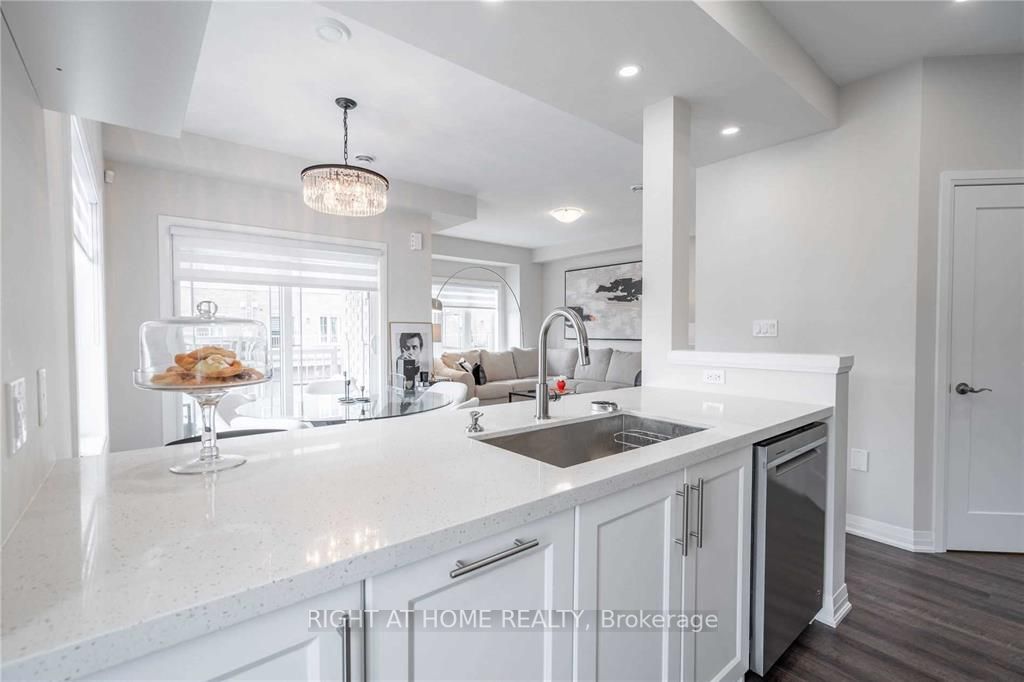 2 Aquarius Cres