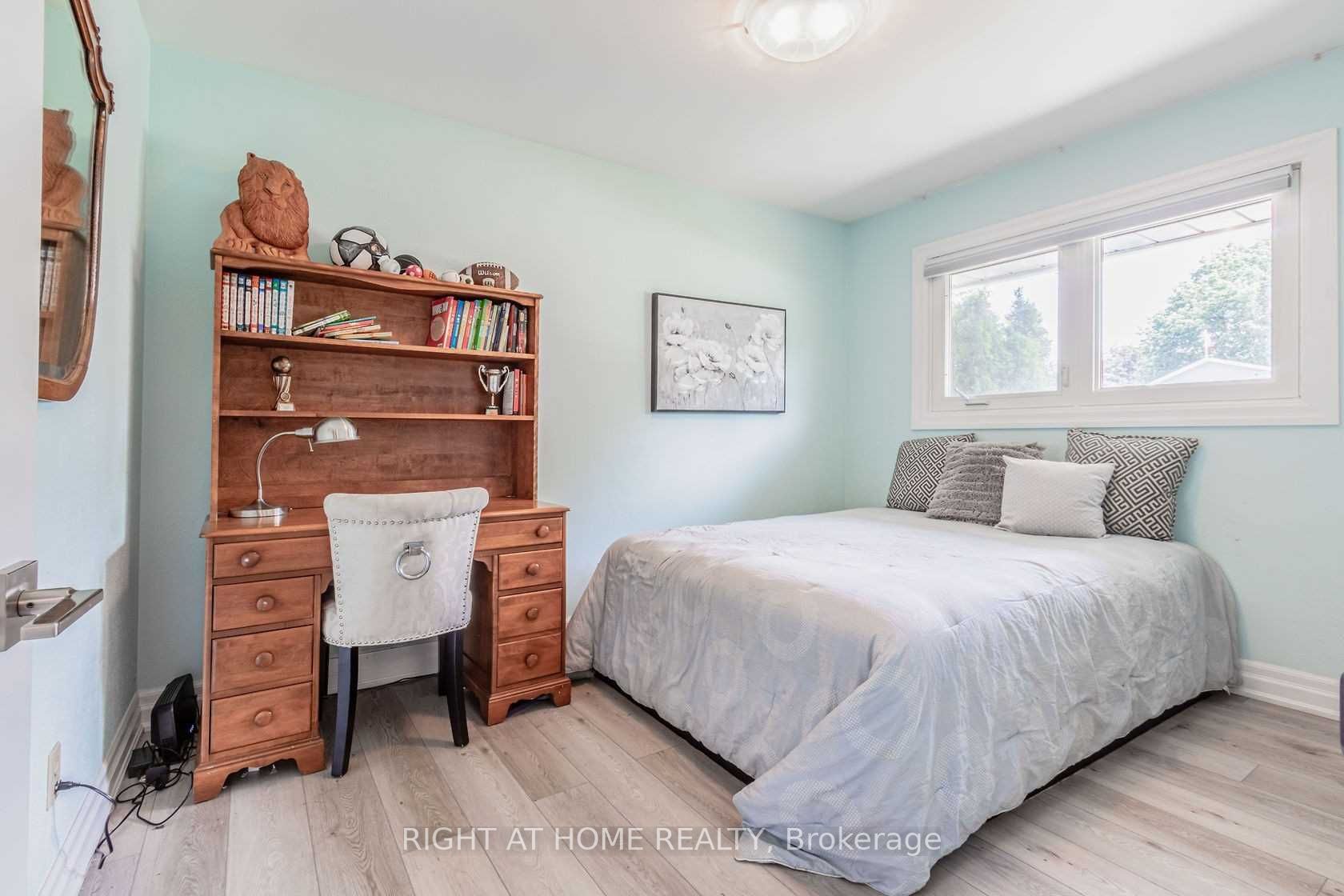 1337 Elgin Cres