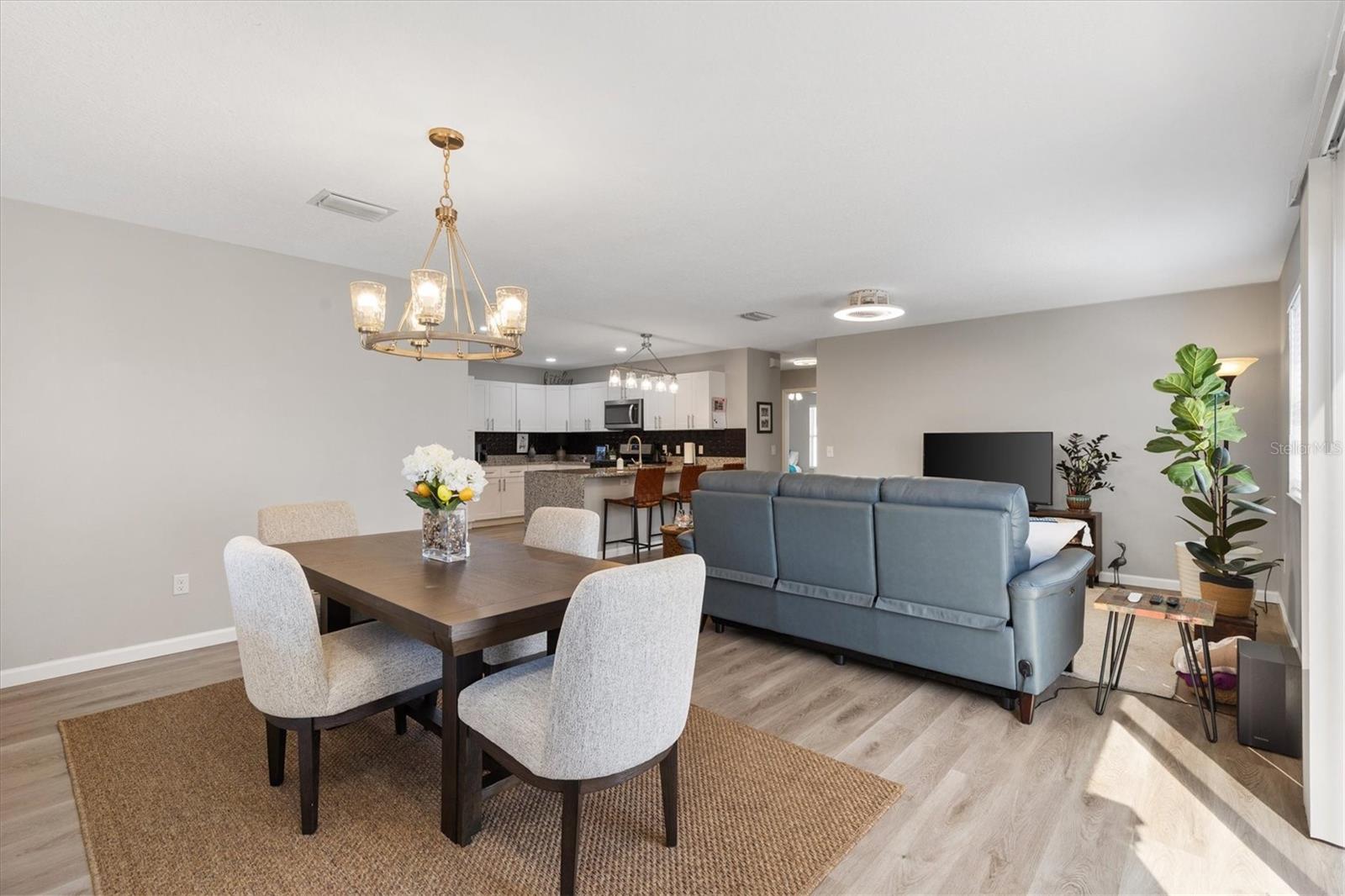 2737 Craven Way