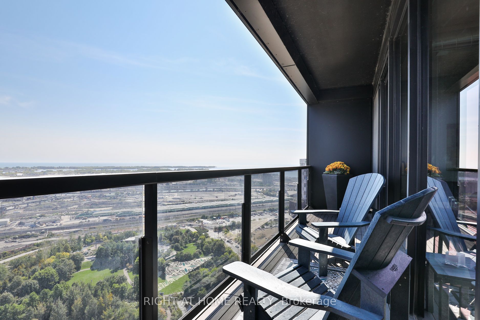170 Bayview Ave 2509