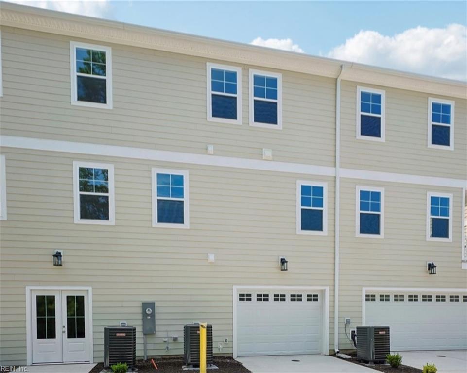 621 Commonwealth Drive