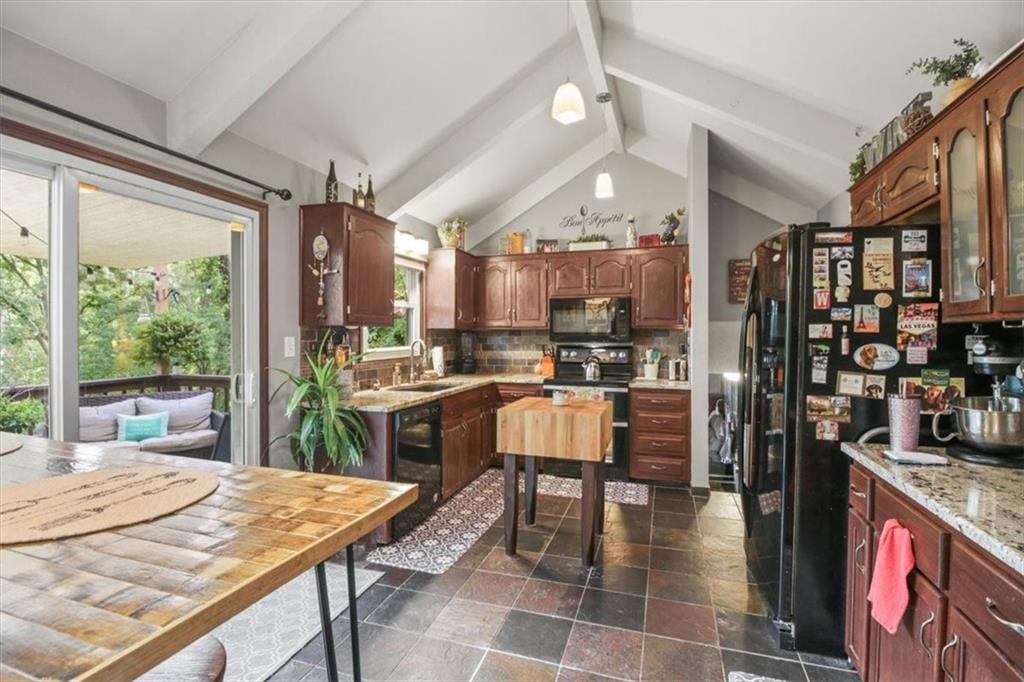 5521 NW Seminole Drive